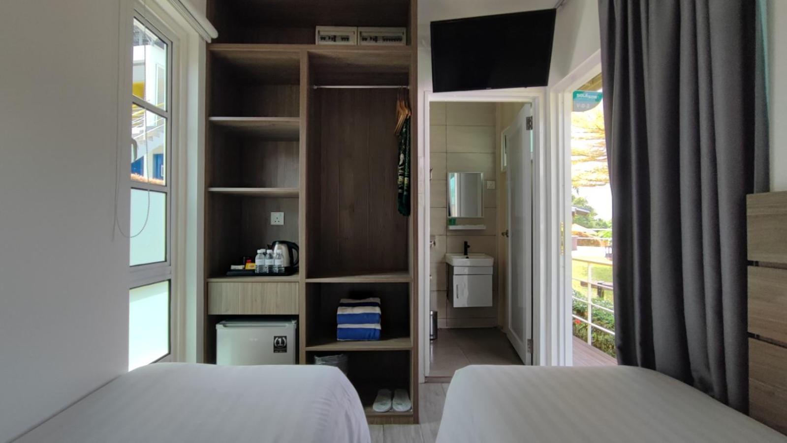 Solesor Kampong Beach Resort Port Dickson Exteriör bild